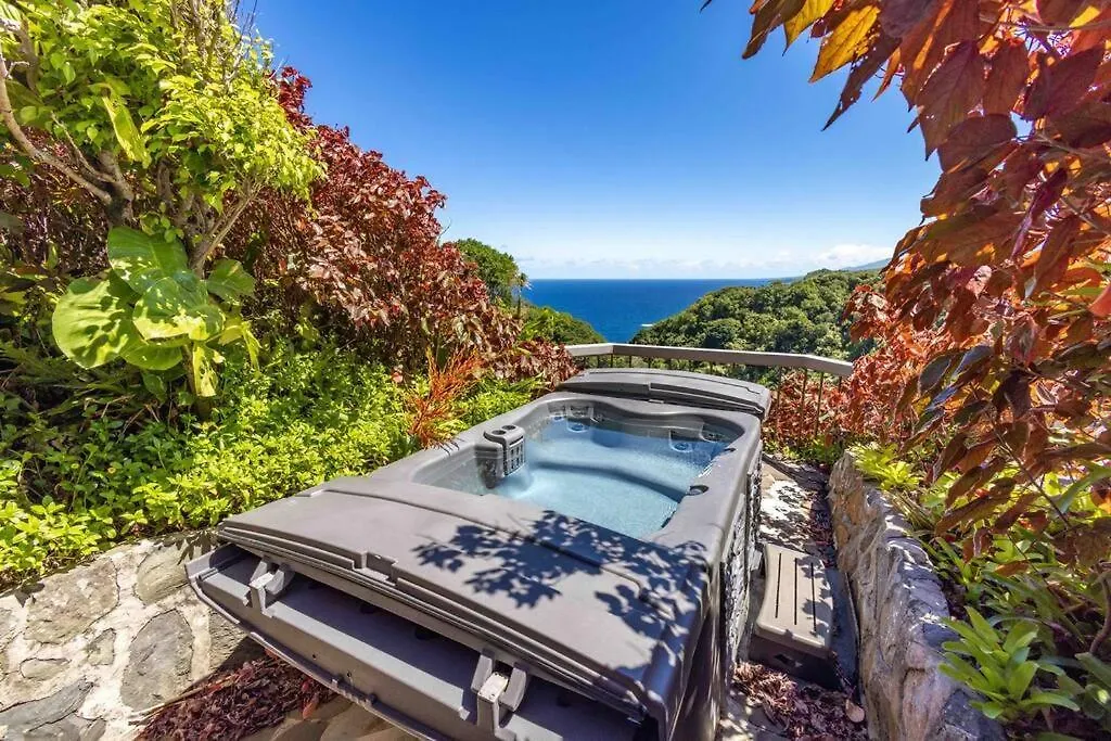 Cliff House With Ocean Views In Haiku, Maui Jungle Huelo Villa
