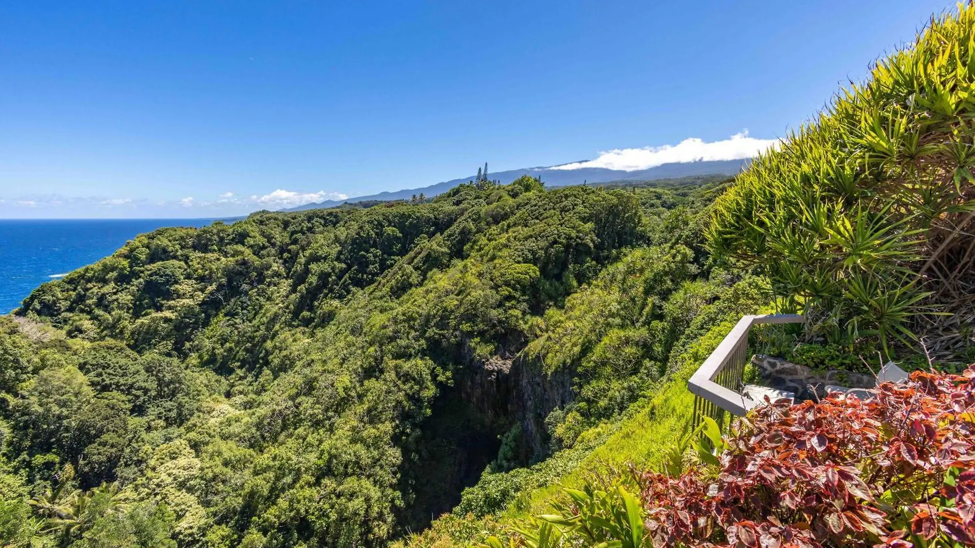 Villa Cliff House With Ocean Views In Haiku, Maui Jungle Huelo